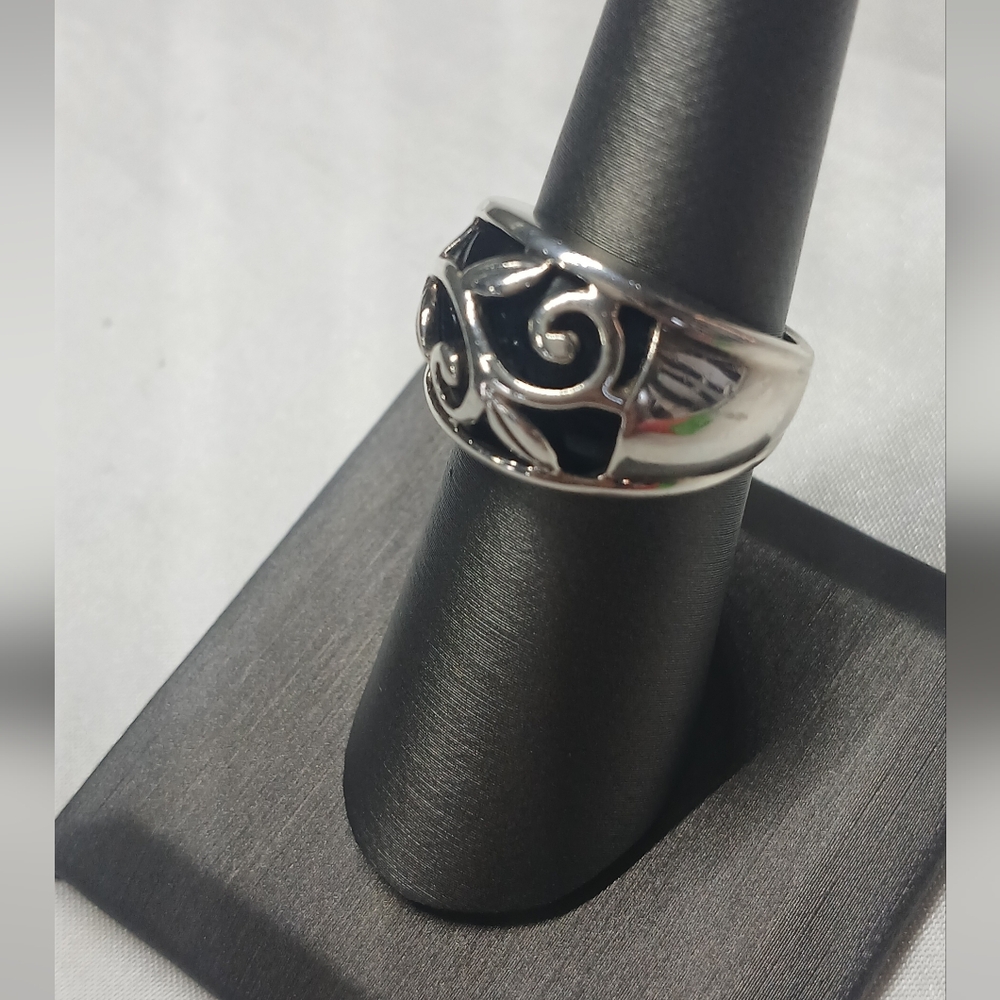 Sterling Silver & Black Onyx Ring. Size 7. - Picture 6 of 8